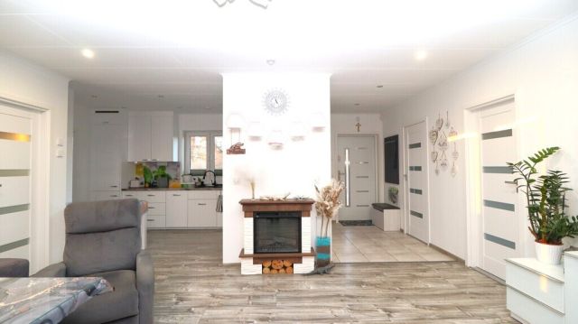 dom wolnostojący, 3 pokoje Bochnia. Zdjęcie 12