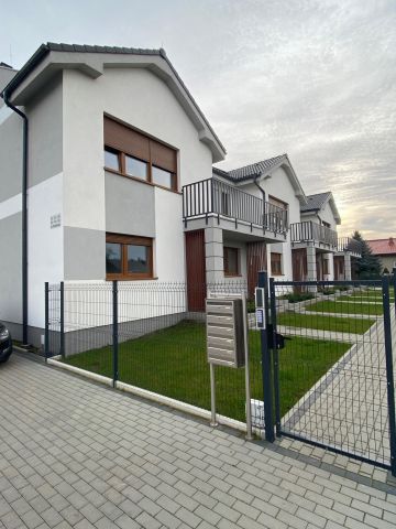 Mieszkanie 4-pokojowe Plewiska, ul. Promykowa. Zdjęcie 1