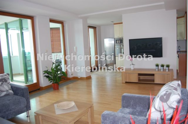 Mieszkanie 3-pokojowe Warszawa Ochota, ul. Juliana Ursyna Niemcewicza. Zdjęcie 2