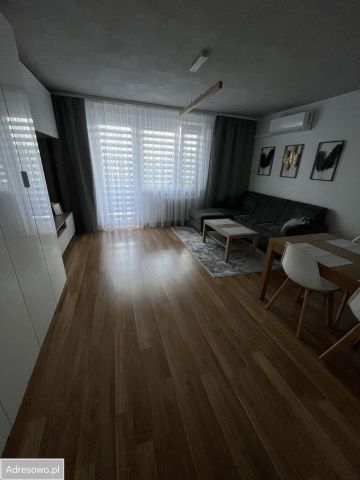 Mieszkanie 4-pokojowe Tłuszcz. Zdjęcie 1