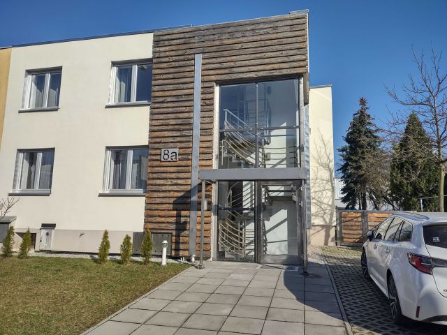 bliźniak Legnica Bielany. Zdjęcie 1