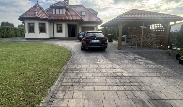 dom wolnostojący, 5 pokoi Krosno