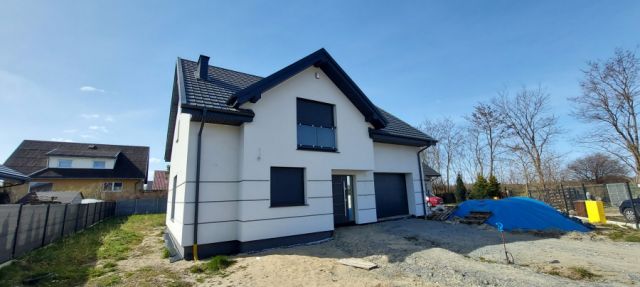 dom wolnostojący, 4 pokoje Mosty. Zdjęcie 1