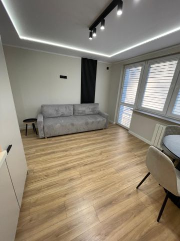 Mieszkanie 3-pokojowe Ostrowiec Świętokrzyski Centrum, os. Ogrody. Zdjęcie 2