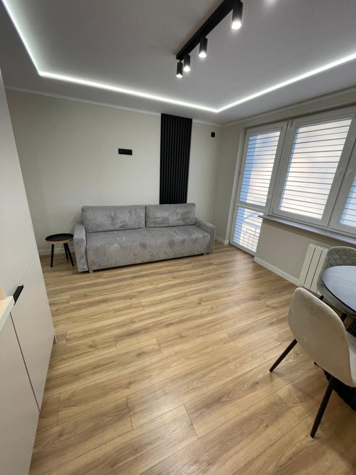 Mieszkanie 3-pokojowe Ostrowiec Świętokrzyski Centrum, os. Ogrody. Zdjęcie 2