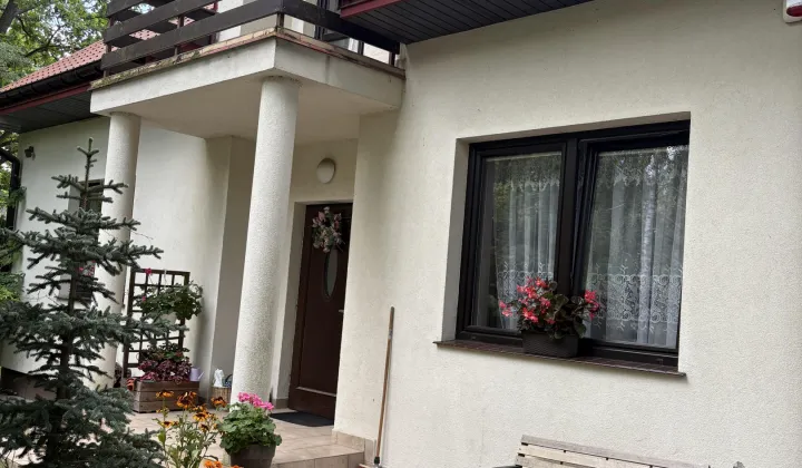 dom wolnostojący, 6 pokoi Adamowizna, ul. Dobra