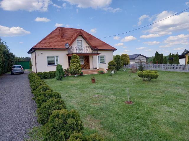 Szkucin Dom wolnostojący do zamieszkania - 130 m² - 3 pokoje