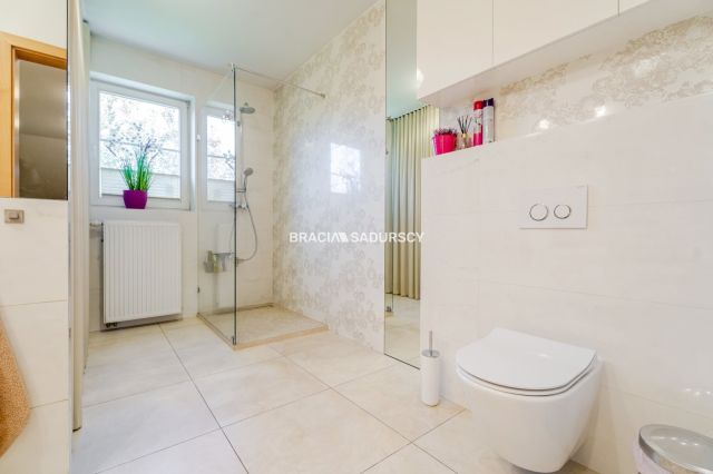 dom, 6 pokoi Kraków Bieżanów, ul. Kameliowa. Zdjęcie 9