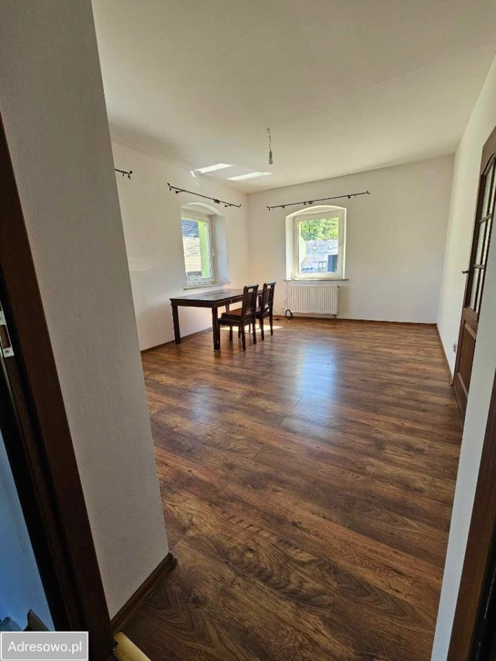 dom wolnostojący, 7 pokoi Jemna. Zdjęcie 15