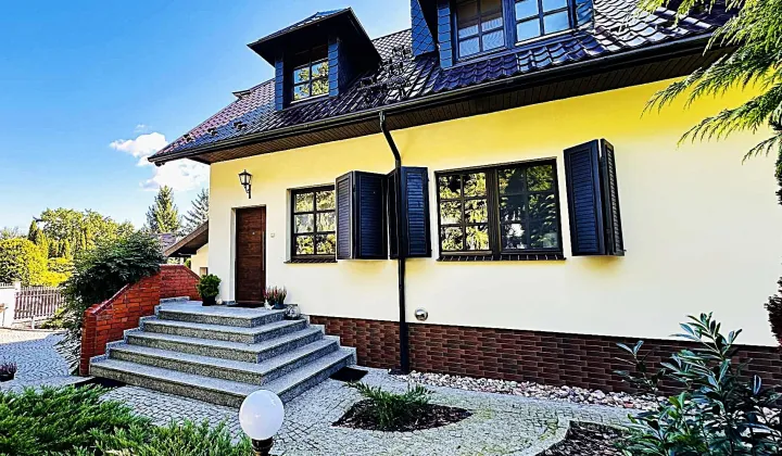 dom wolnostojący, 5 pokoi Sulistrowiczki, ul. Stroma