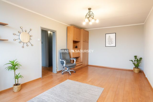 Mieszkanie 3-pokojowe Kraków, ul. ks. Piotra Ściegiennego. Zdjęcie 1