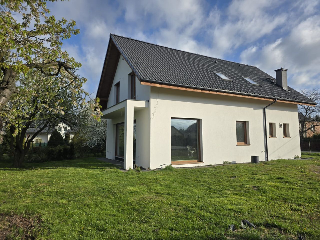 dom wolnostojący, 5 pokoi Pogwizdów Łysa, ul. Szkolna. Zdjęcie 1