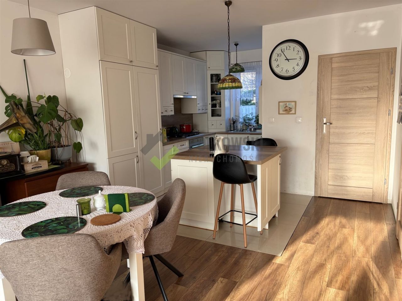 Mieszkanie 4-pokojowe Marki. Zdjęcie 2