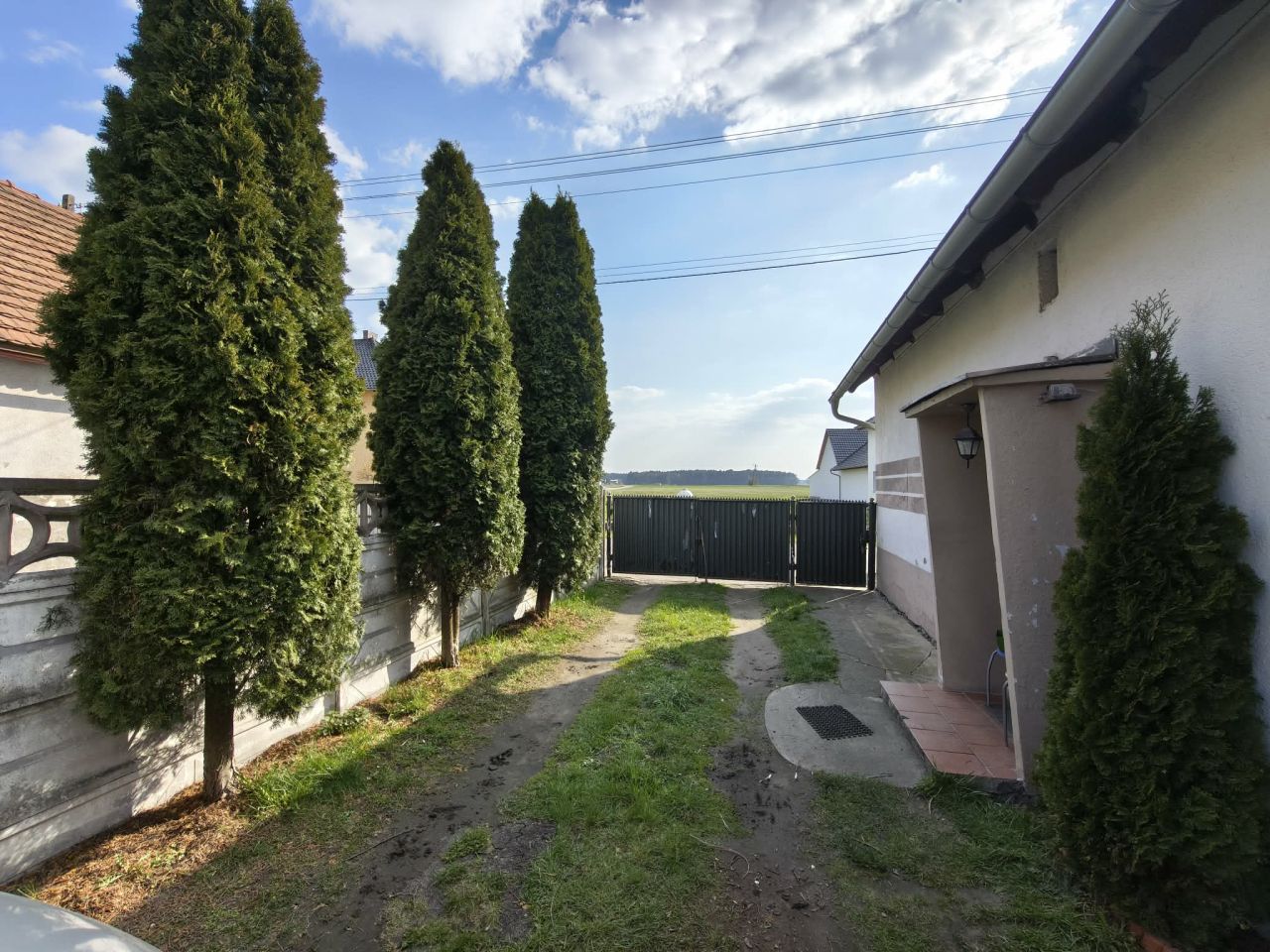 dom wolnostojący, 3 pokoje Ligota Czamborowa, ul. 1 Maja. Zdjęcie 2