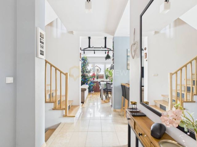 bliźniak, 4 pokoje Łomianki Dolne, al. Fryderyka Chopina. Zdjęcie 2