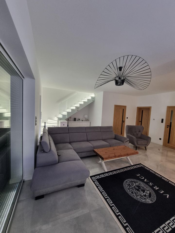 dom wolnostojący, 5 pokoi Bolesławice, ul. Szmaragdowa. Zdjęcie 2