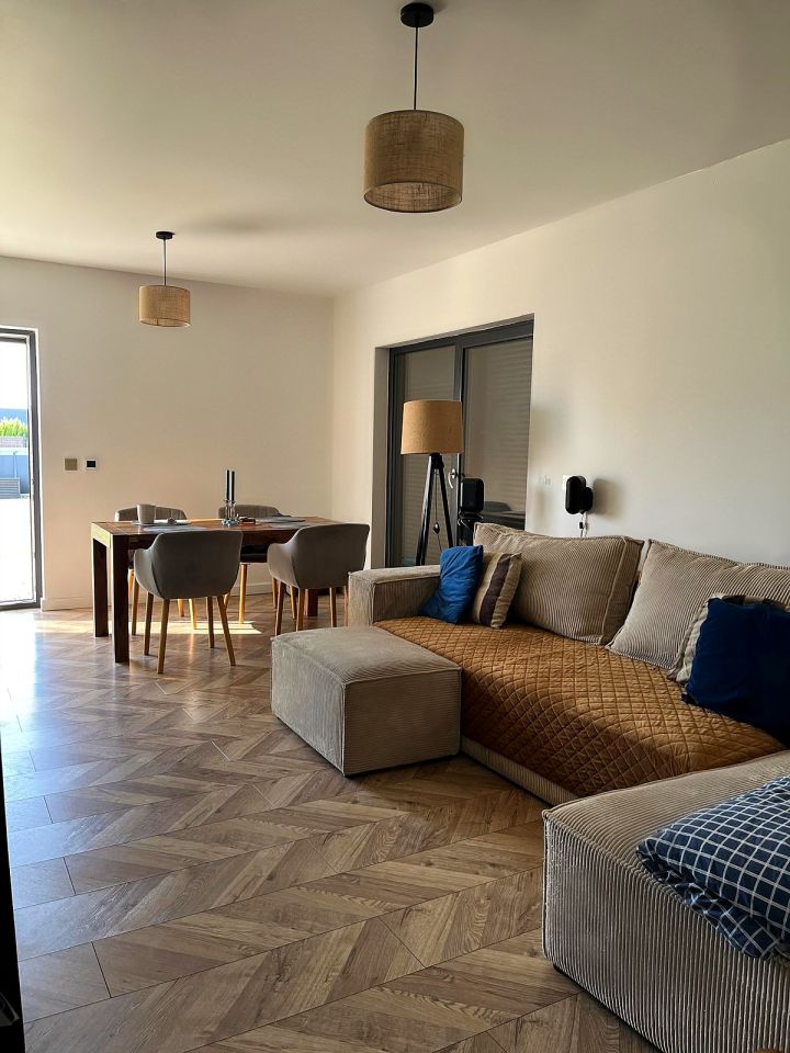 dom szeregowy, 4 pokoje Jaroszów. Zdjęcie 2