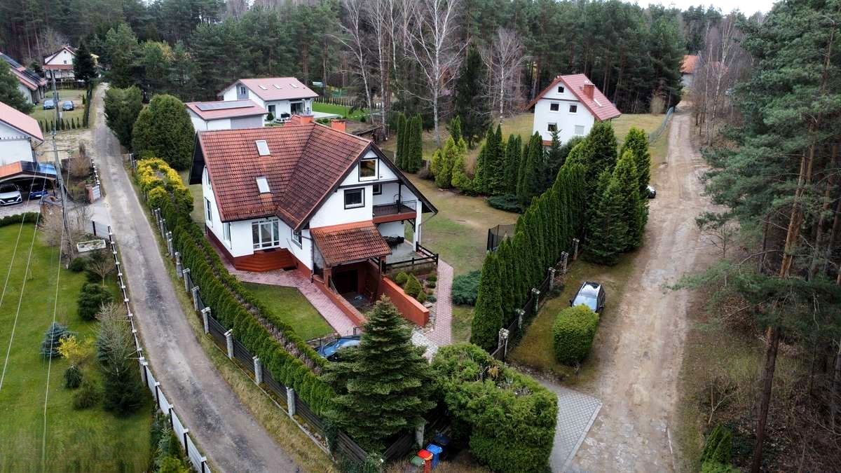 dom wolnostojący, 8 pokoi Miodówko