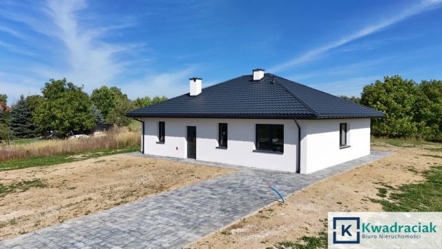 dom wolnostojący, 4 pokoje Kombornia, ul. Sośnina. Zdjęcie 1