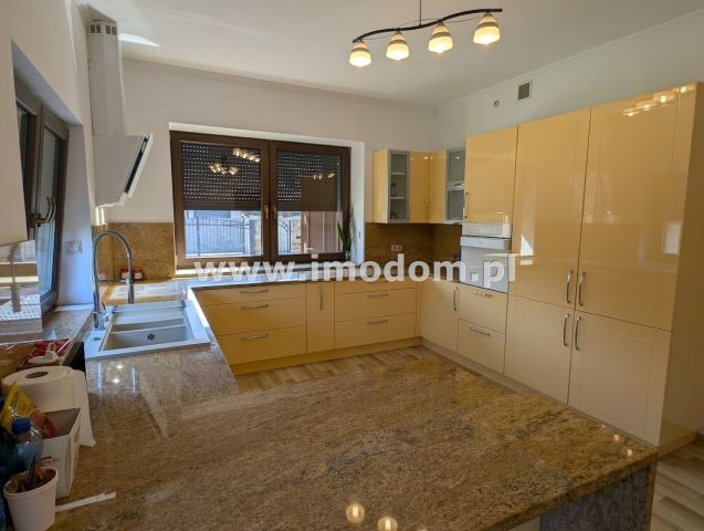 bliźniak, 6 pokoi Strzegom. Zdjęcie 7