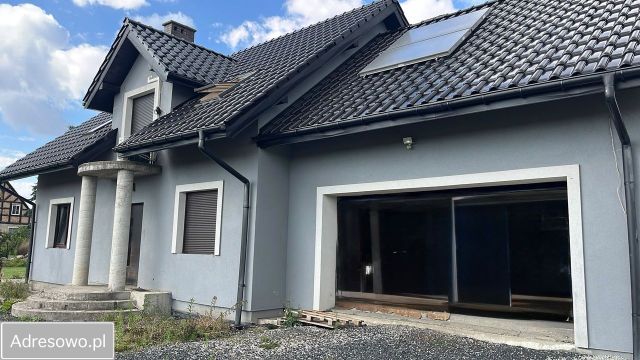 dom wolnostojący, 6 pokoi Ustronie. Zdjęcie 1