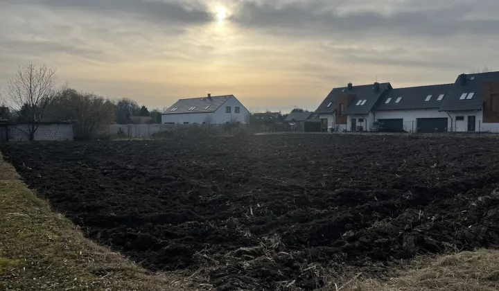 Działka budowlana Żerniki Wrocławskie, ul. Zacisze