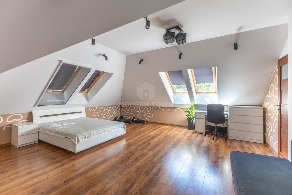 dom wolnostojący, 5 pokoi Nowe Miasto. Zdjęcie 13