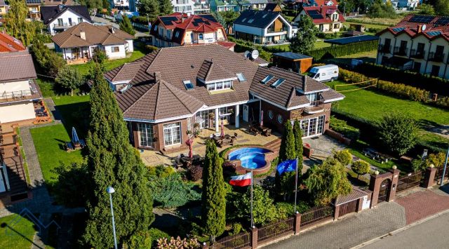 dom wolnostojący, 21 pokoi Grzybowo. Zdjęcie 1