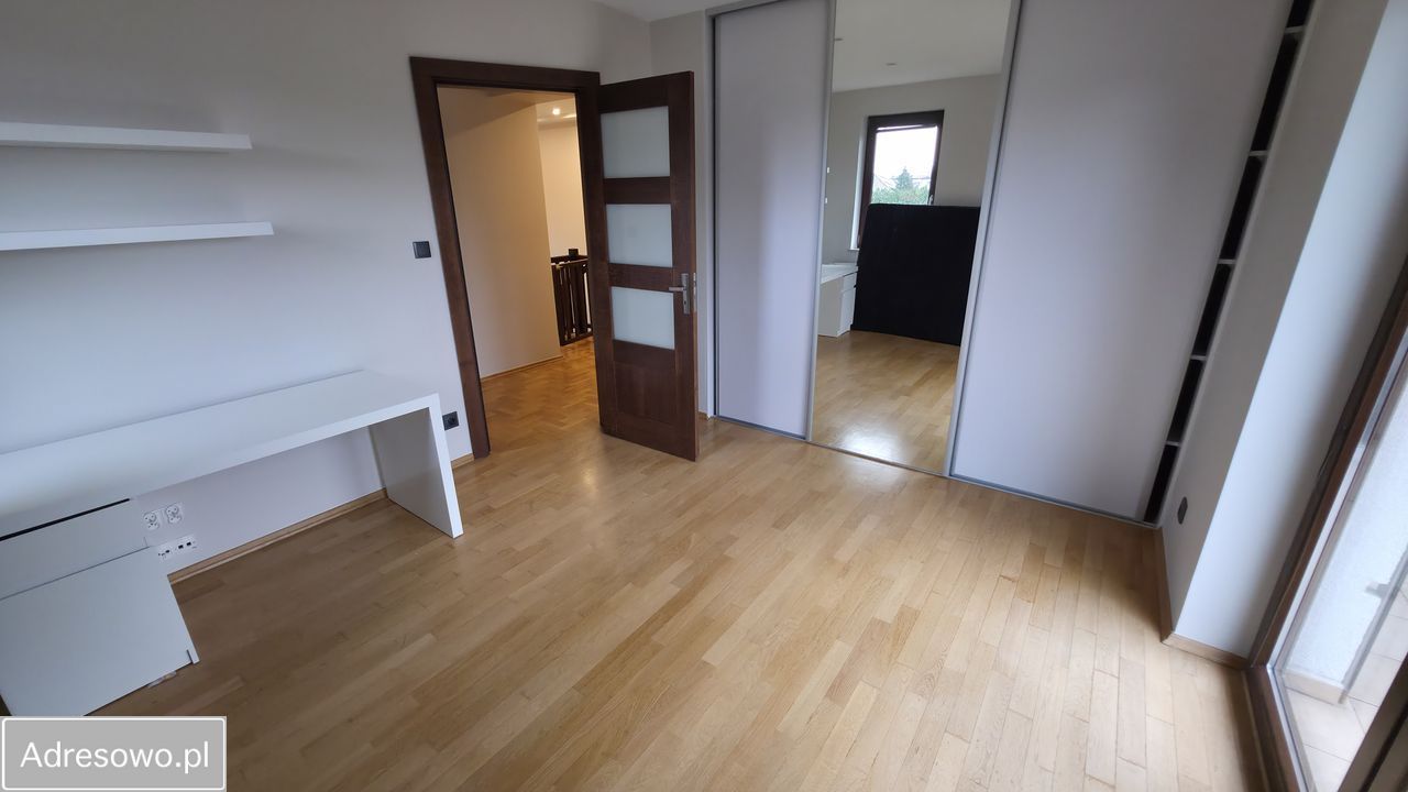 dom wolnostojący, 7 pokoi Kalisz Sulisławice. Zdjęcie 6