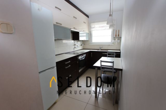 Mieszkanie 3-pokojowe Turek, os. Wyzwolenia. Zdjęcie 7