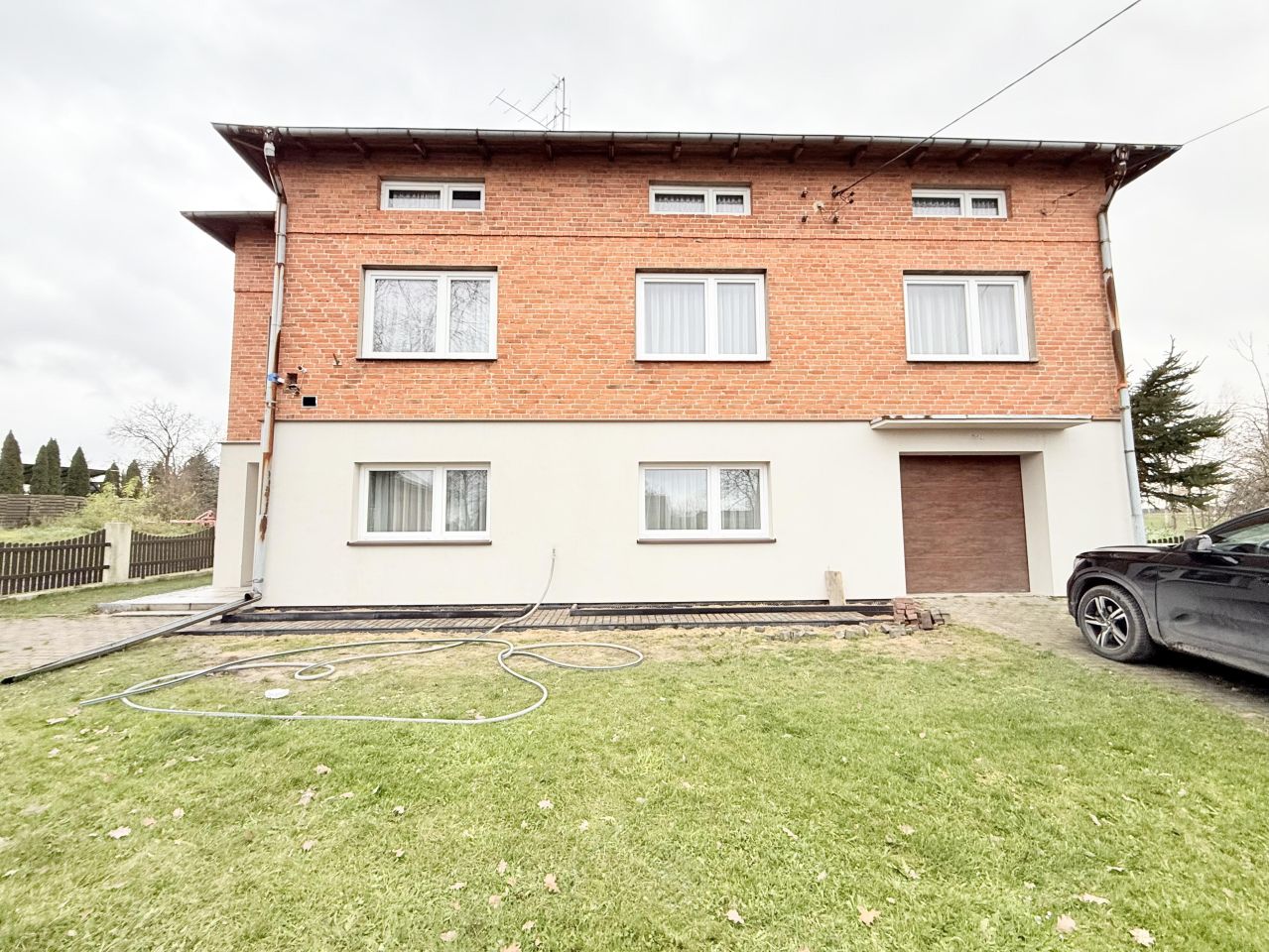 dom wolnostojący, 7 pokoi Petrykozy