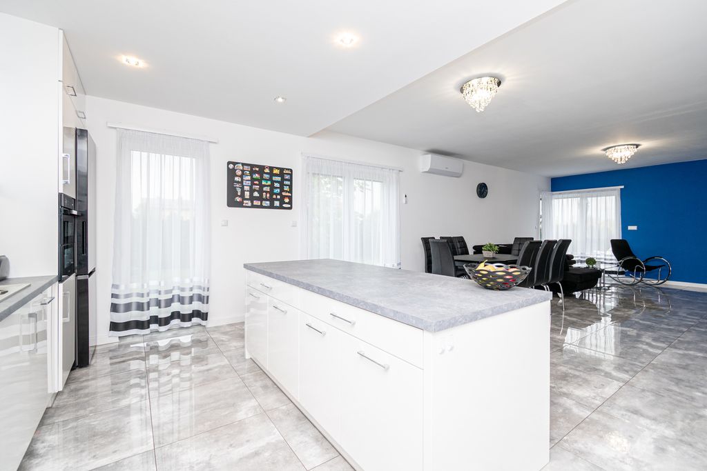 dom wolnostojący, 4 pokoje Jedlec. Zdjęcie 2