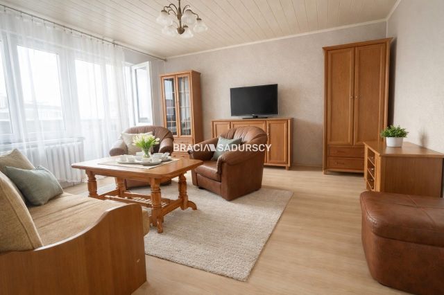 Mieszkanie 3-pokojowe Kraków, os. Piastów. Zdjęcie 1