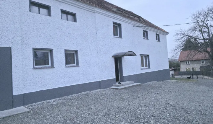 dom wolnostojący, 10 pokoi Stoszowice