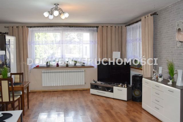dom wolnostojący, 6 pokoi Brzeziny. Zdjęcie 2