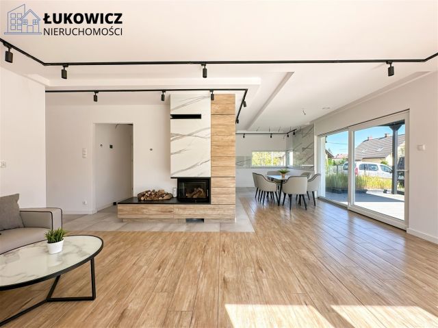 dom wolnostojący, 4 pokoje Pisarzowice. Zdjęcie 3