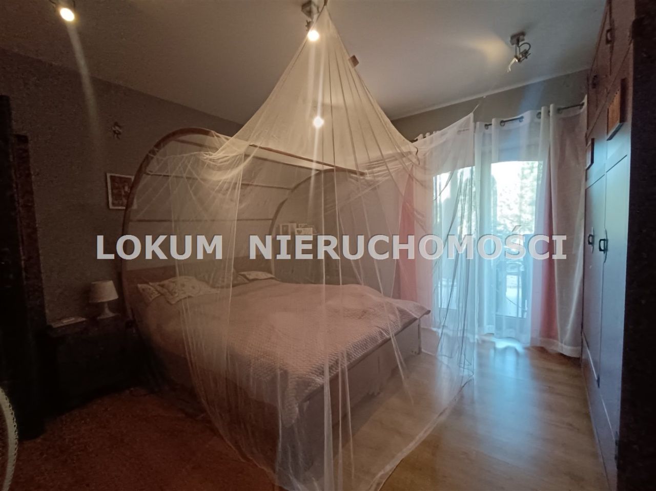 dom wolnostojący, 8 pokoi Jastrzębie-Zdrój Bzie Zameckie. Zdjęcie 16