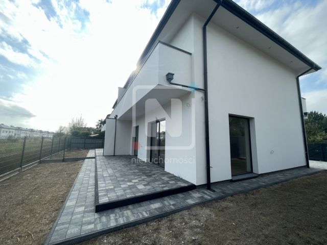 bliźniak, 4 pokoje Łomianki. Zdjęcie 9