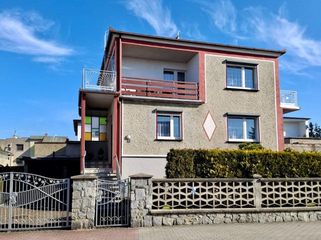 dom wolnostojący, 7 pokoi Żmigród, ul. Kwiatowa. Zdjęcie 1