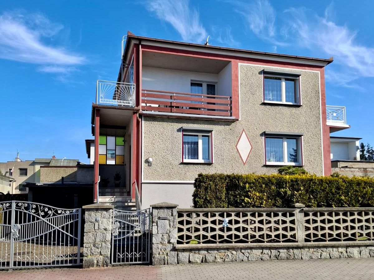 dom wolnostojący, 7 pokoi Żmigród, ul. Kwiatowa. Zdjęcie 1