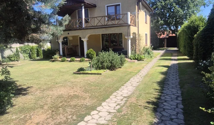 dom wolnostojący, 3 pokoje Korolówka