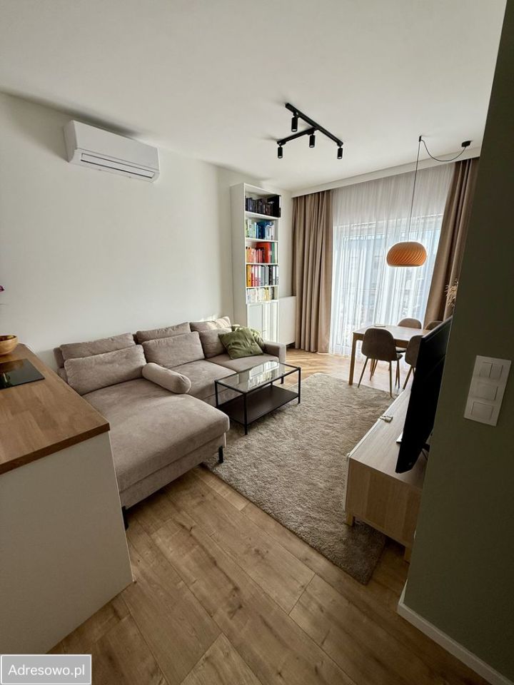 Mieszkanie 3-pokojowe Wrocław Krzyki, ul. Wichrowa. Zdjęcie 1