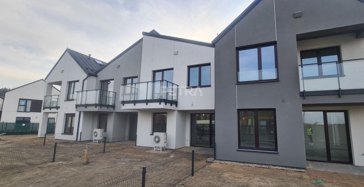 dom szeregowy, 4 pokoje Słomin. Zdjęcie 3