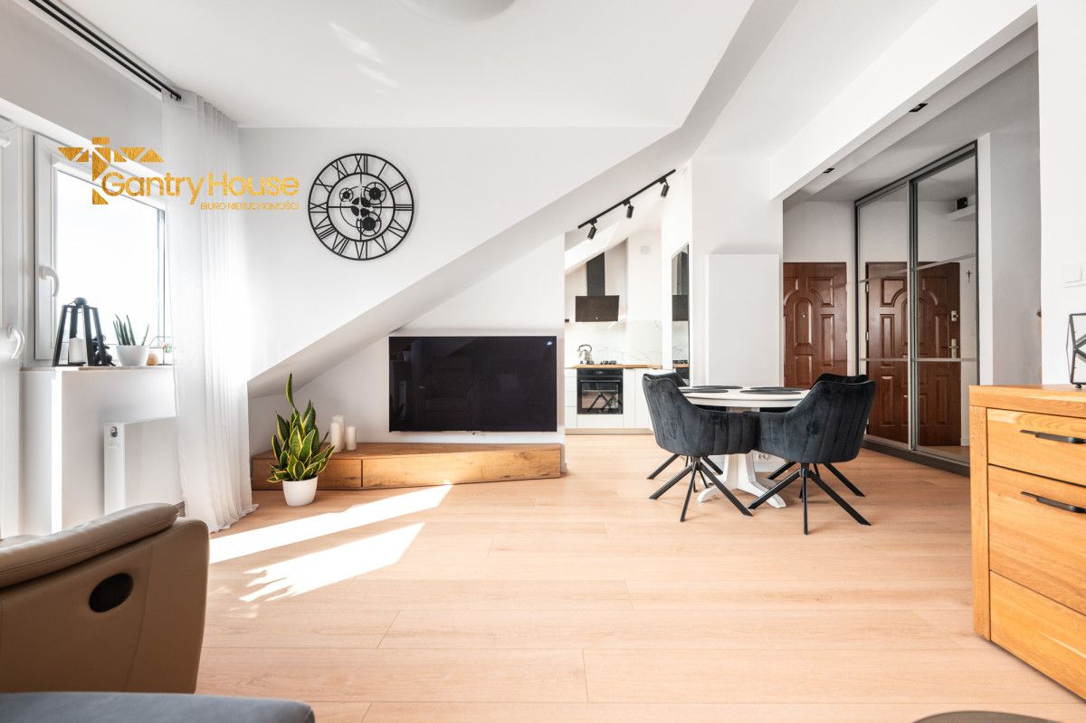 Mieszkanie 3-pokojowe Rumia, ul. Konstantego Ildefonsa Gałczyńskiego. Zdjęcie 2