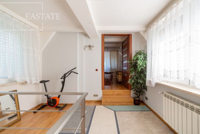 dom wolnostojący, 12 pokoi Warszawa Wawer, ul. Wzorzysta. Zdjęcie 11