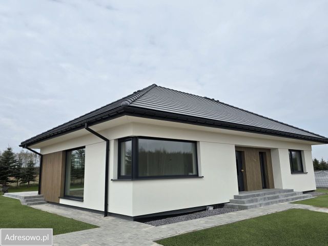 dom wolnostojący, 3 pokoje Wierzbica. Zdjęcie 1