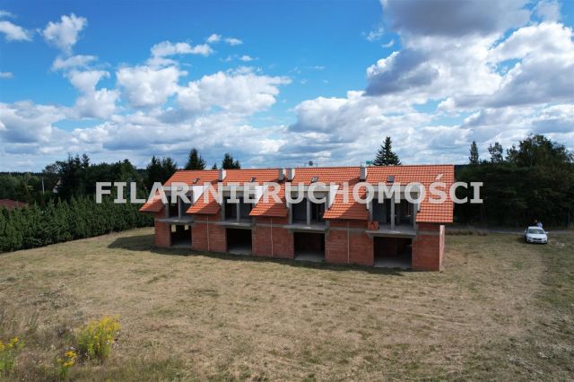 dom szeregowy, 5 pokoi Chróstnik. Zdjęcie 10