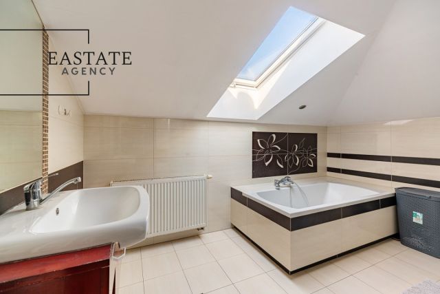 bliźniak, 9 pokoi Warszawa Wawer, ul. Wał Miedzeszyński. Zdjęcie 17