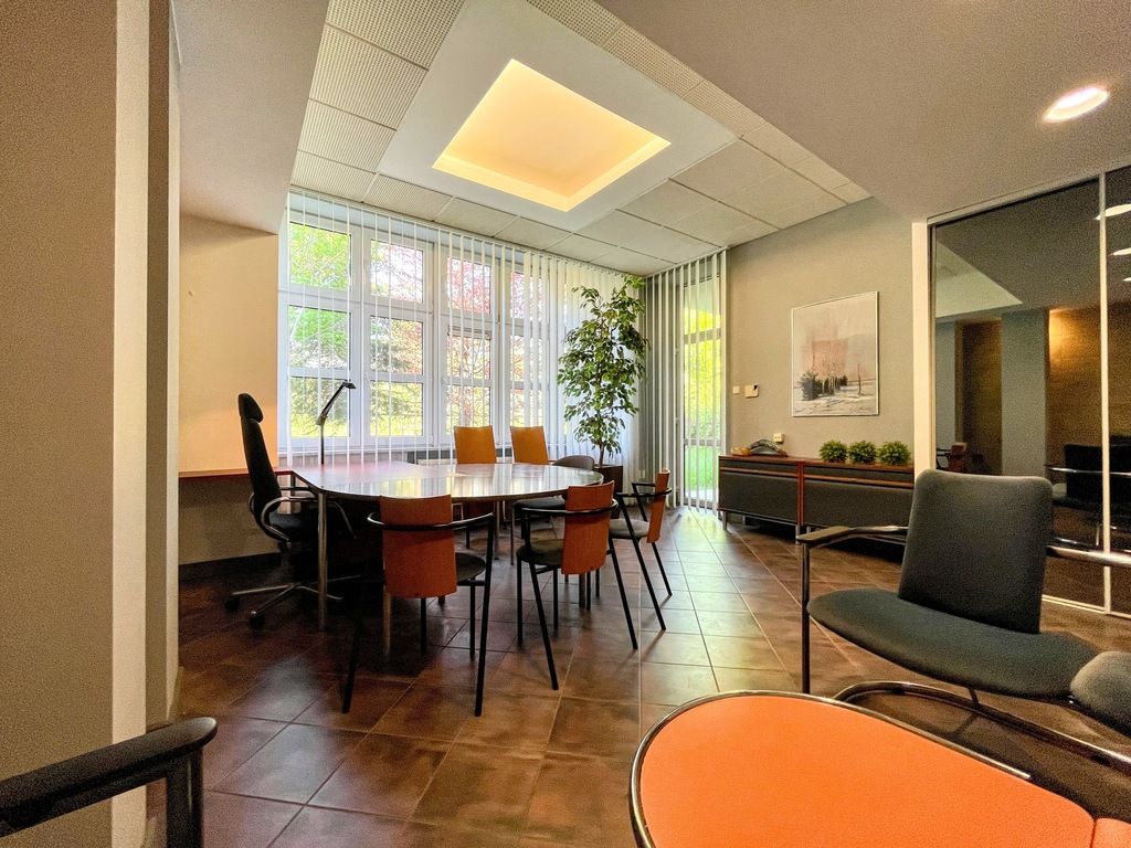 Biuro Rzeszów Baranówka, ul. Stanisława Mikołajczyka. Zdjęcie 3