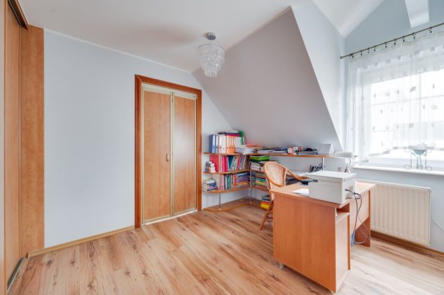 dom wolnostojący, 6 pokoi Rumia, ul. Kwiatowa. Zdjęcie 25